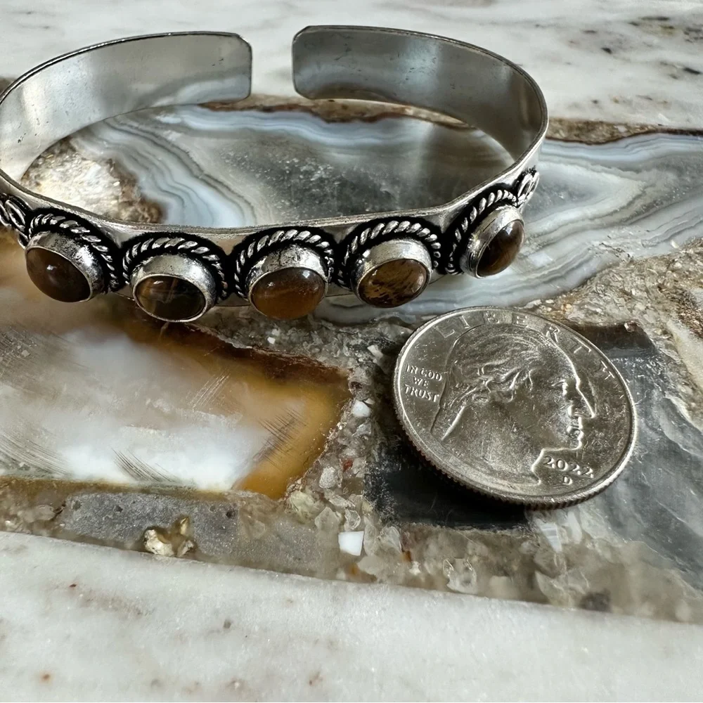 2140 Elegant Silver and Brown Tiger’s Eye Stone Bracelet